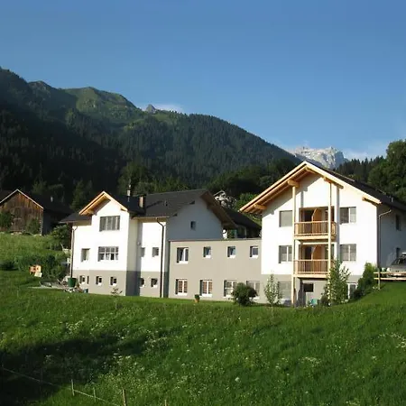 Hausberger Apartment *
